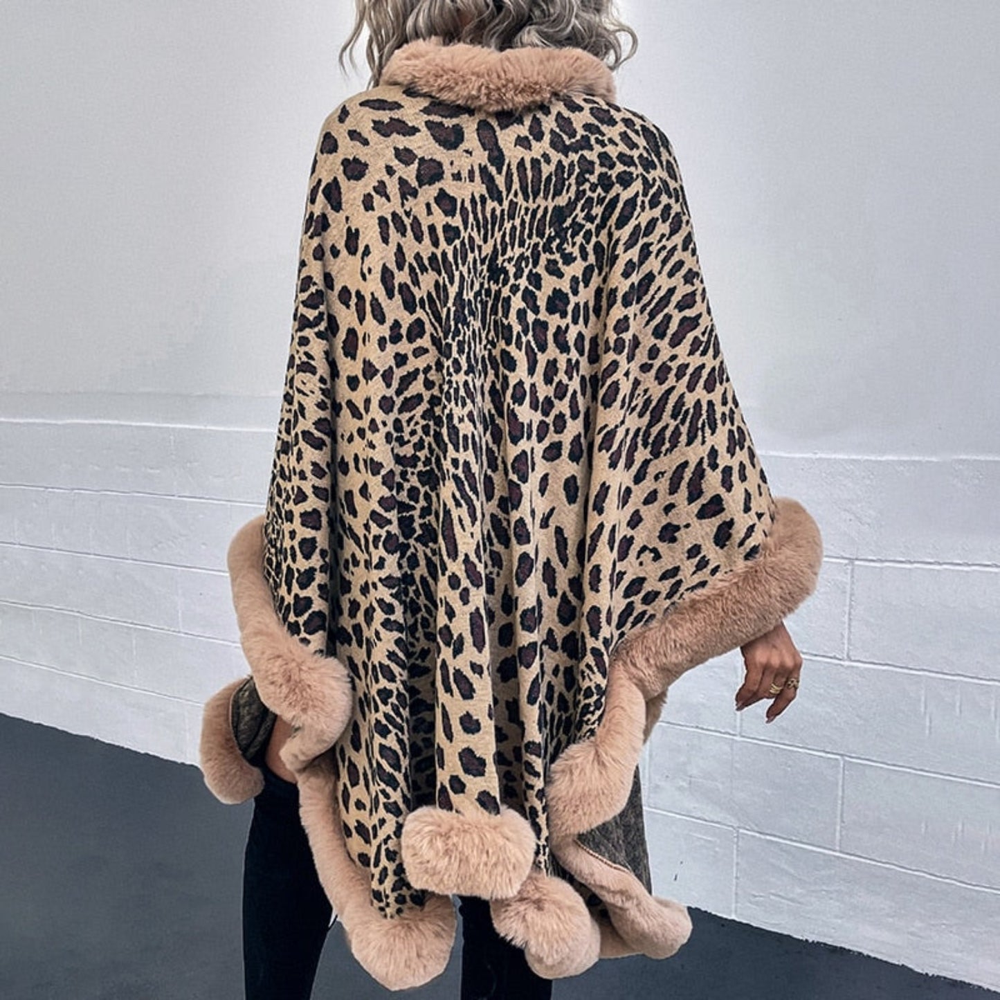 Thick Warm Fur Collar Cape