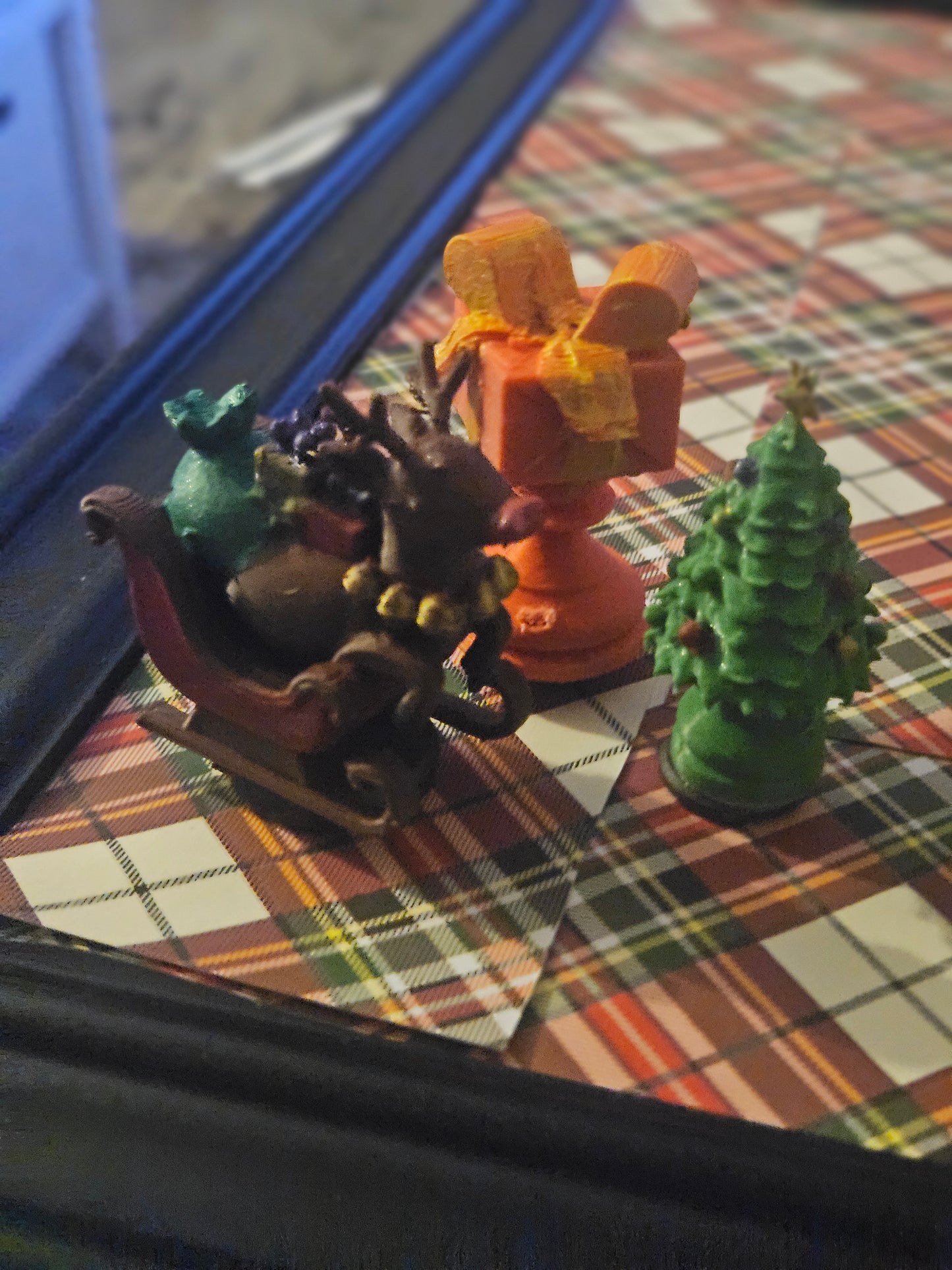 Christmas Themed 3D Printed Chess Set - Magnetic